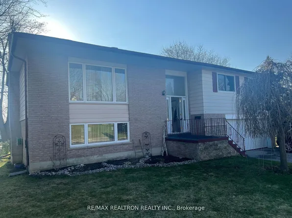 22 Jane Cres, Barrie, ON L4N 3T8