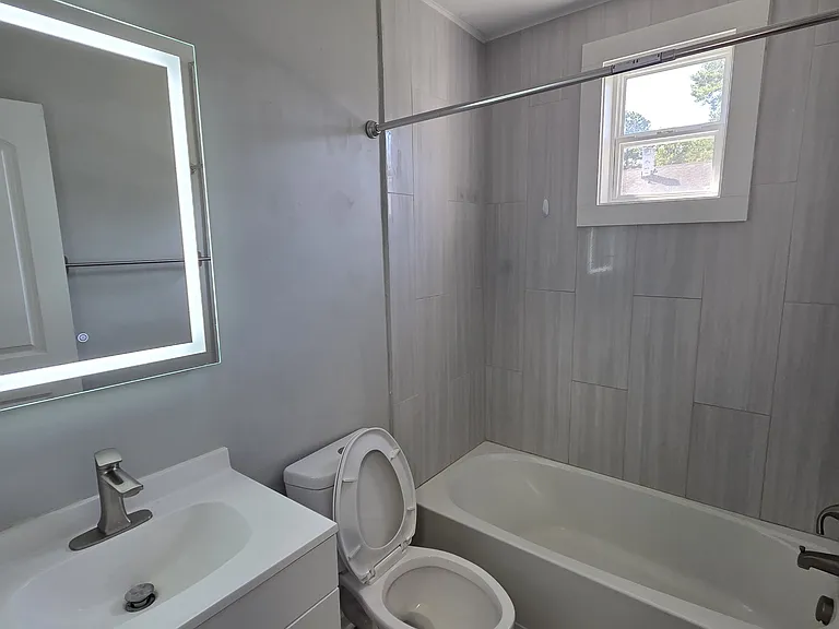705 W 2nd Ave — Photo 6