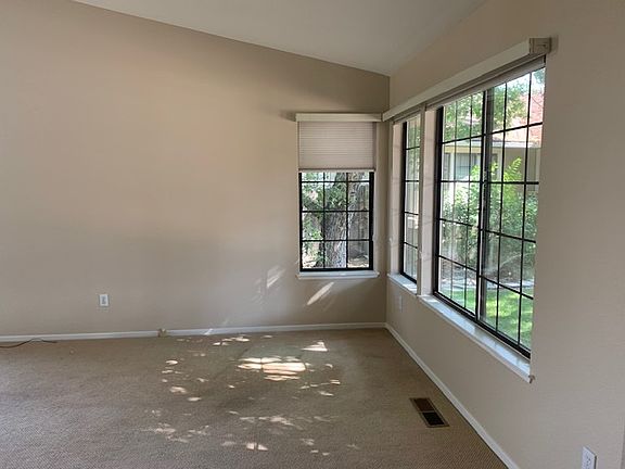 2nd image of 3555 Sunnybrook Ct