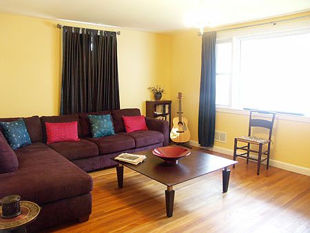 Living room (furnished view)