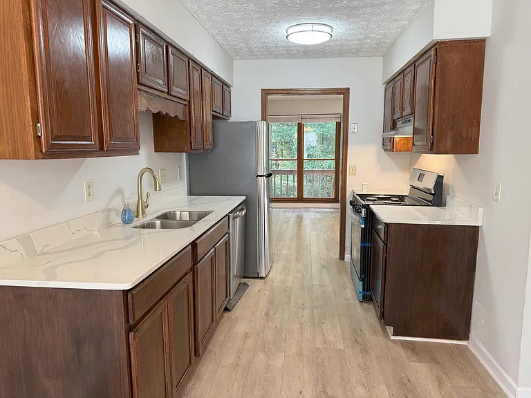1112 Booth Ct SW #C — Photo 3