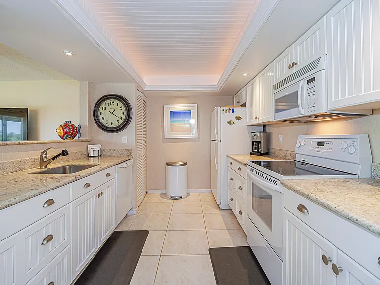 1700 Ocean Dr #302V — Photo 19