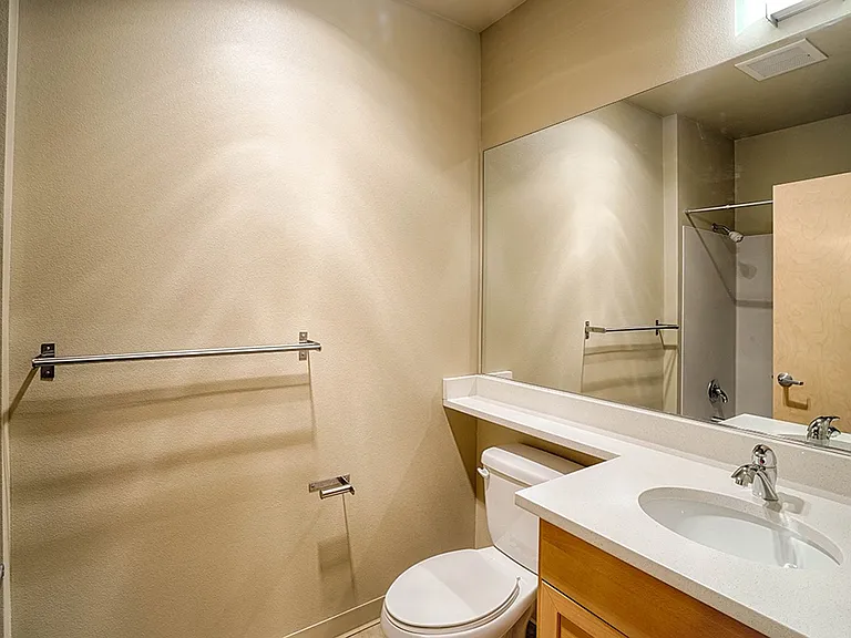 Saxe Apartments — Photo 67