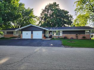 610 Douglas St, Belvidere, IL 61008