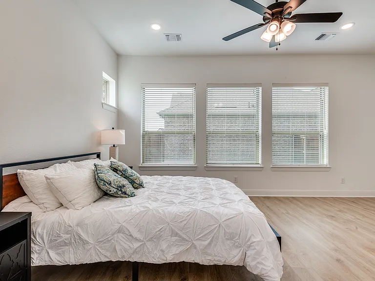 4800 Prairie Crest Ln — Photo 24