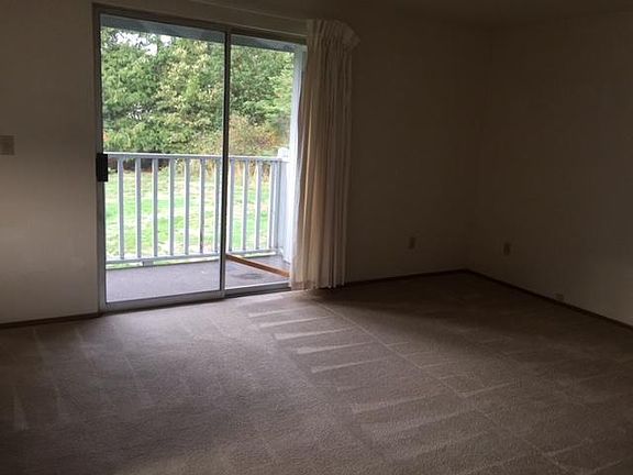 2nd image of 200 SE Barrington Dr APT C202