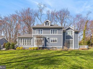 2 Morningside Dr, Yardley, PA 19067