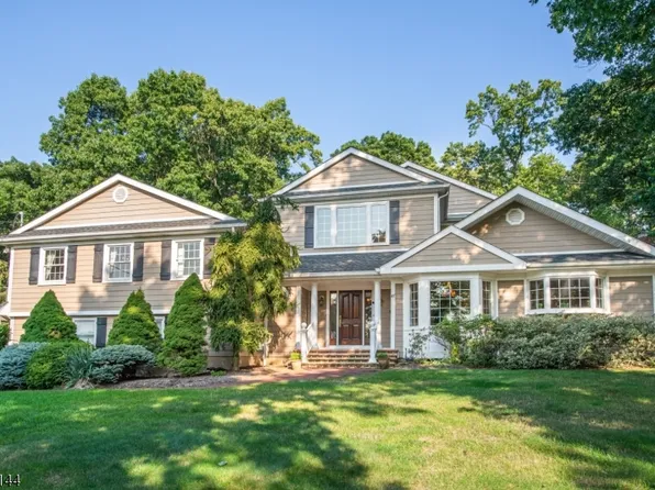47 Stonewall Dr, Livingston Twp., NJ 07039