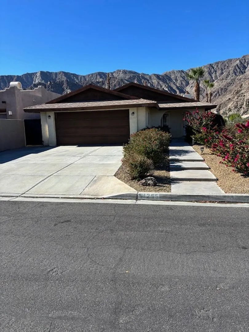 Low in La Quinta Cove — Photo 4