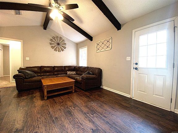 5th image of 3240 Hillcrest Ln