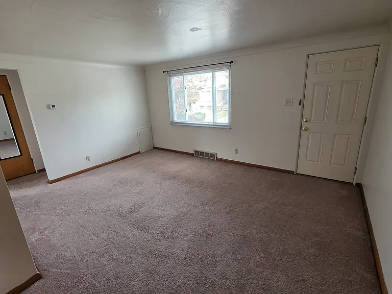 1110 Monroeville Ave #3 — Photo 3