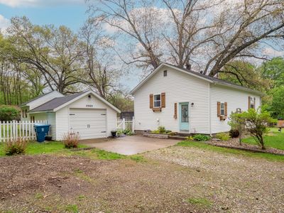 33525 56th Ave, Paw Paw, MI, 49079