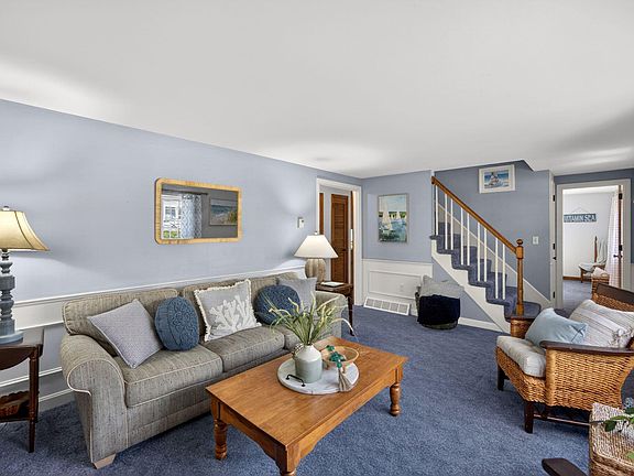 4th image of 42 Diane Avenue