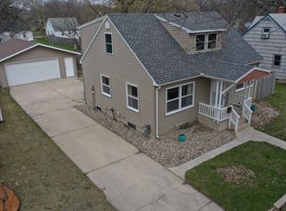 630 Oak Ln NW, Willmar, MN 56201