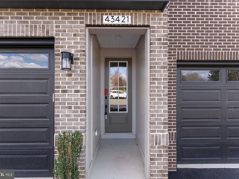 43421 Farringdon — Photo 8