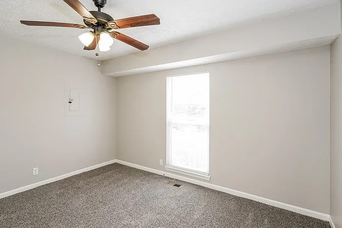 3652 Chesapeake Dr — Photo 13