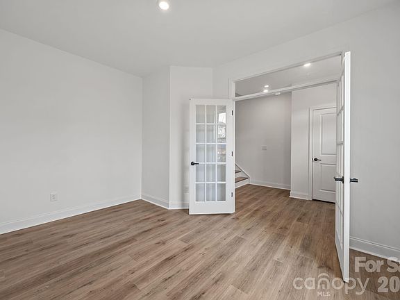 2nd image of 7032 Westrow Ave