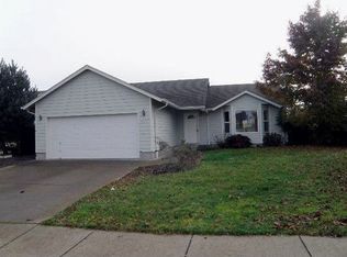 810 Monroe St, Harrisburg, OR 97446