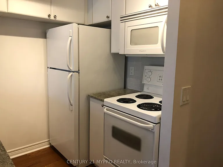 763 Bay St #1114 — Photo 7