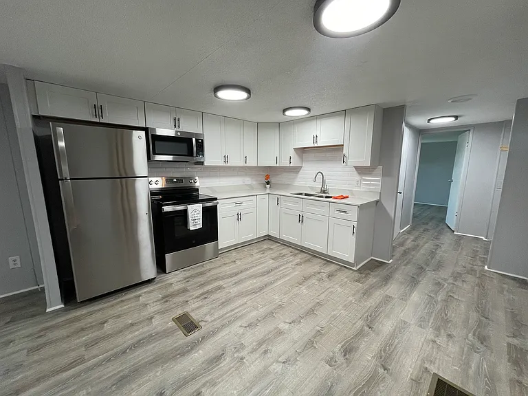 740 N Grady Ave — Photo 7
