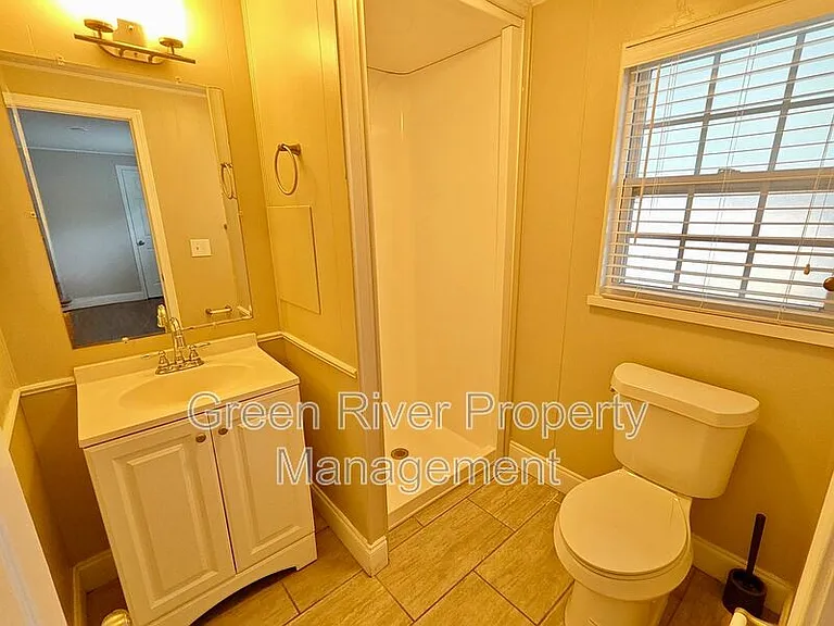 146 Phoenetia Dr — Photo 32