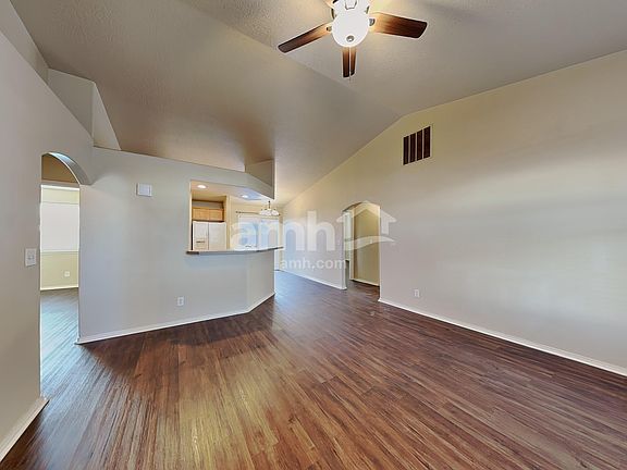 4th image of 11549 Roanoke Dr
