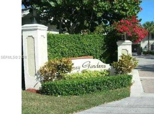 8603 SW 68th Ct APT 22, Miami, FL 33143