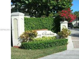 8603 SW 68th Ct, Miami, FL