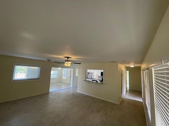 3rd image of 309 Country Club Dr