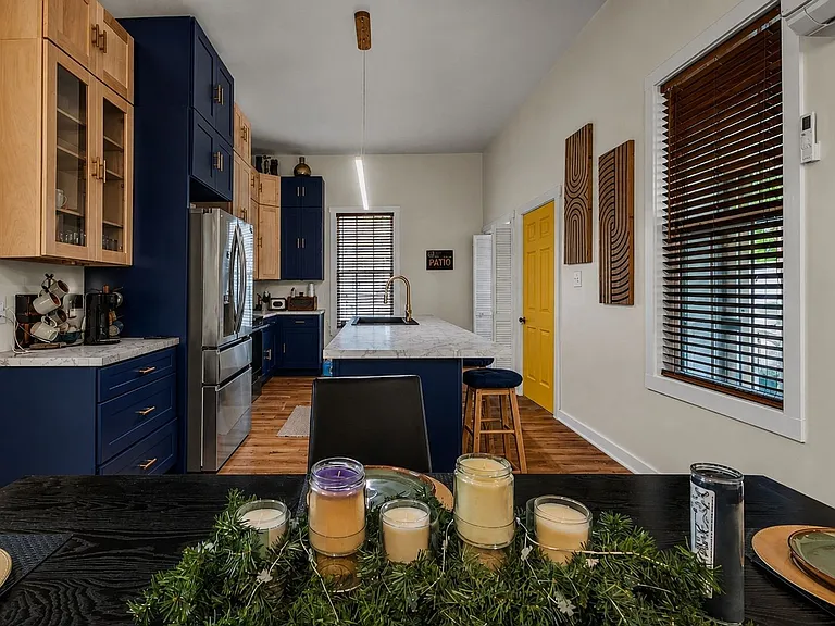 226 Huger St — Photo 11