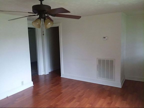 4th image of 1149 Deerfield Rd