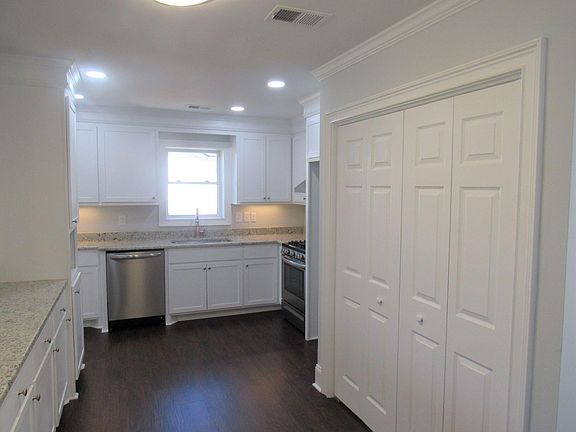 5th image of 1324 Maxwell St #2