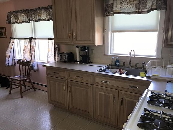2nd image of 11 Glenwood Dr
