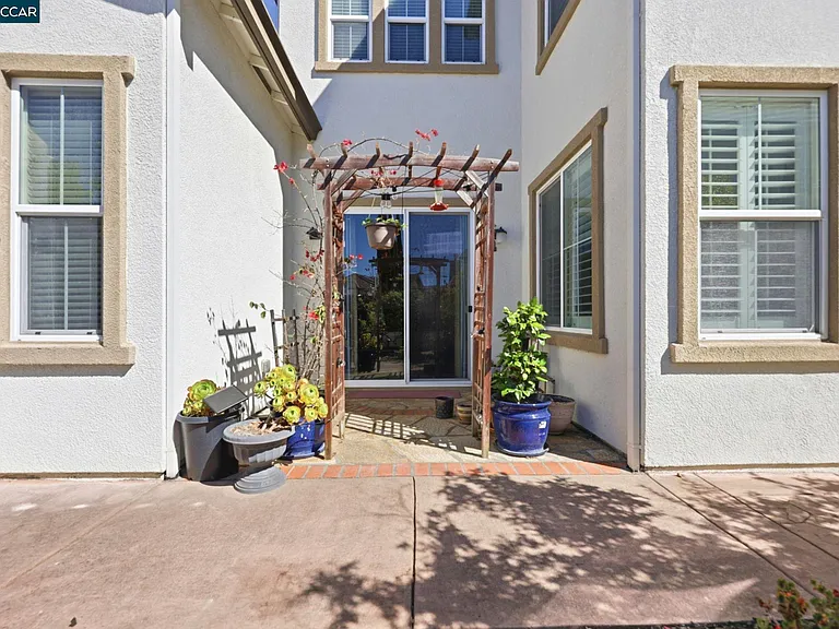 165 Paddington Ct — Photo 35