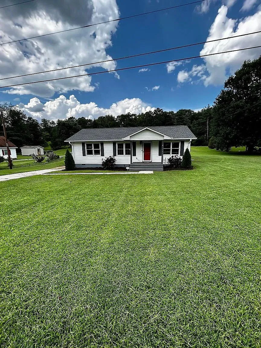 Building Photo - 1080 Highlands Hwy