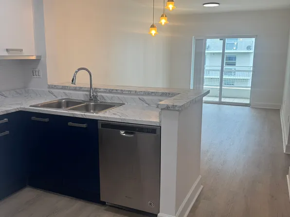 471 NE 25th St APT 504, Miami, FL 33137