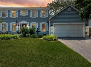 1469 Loch Lomond Dr, Crystal Lake, IL 60014
