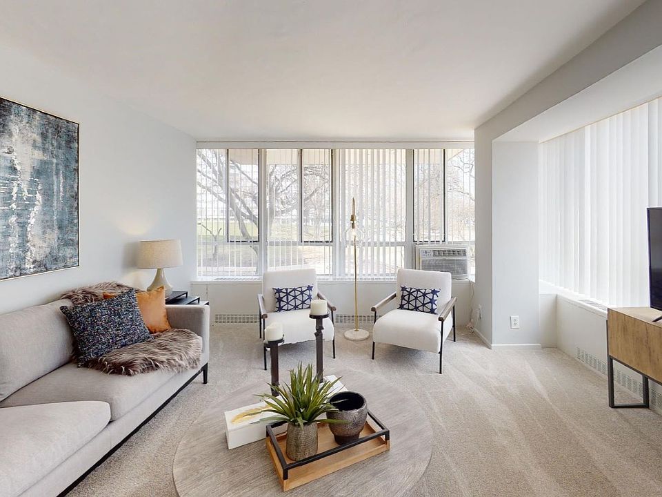 Dining/Living room