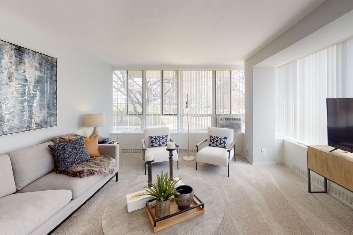 Dining/Living room