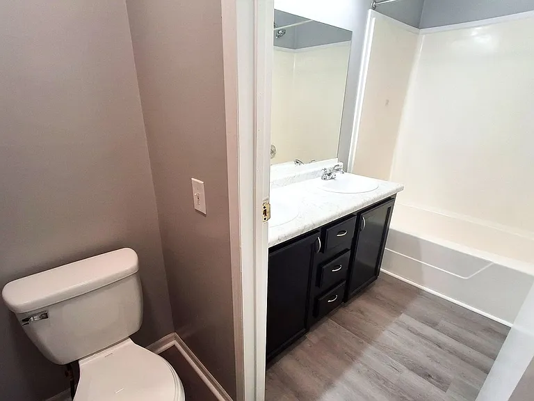 421 W Jefferson St — Photo 12