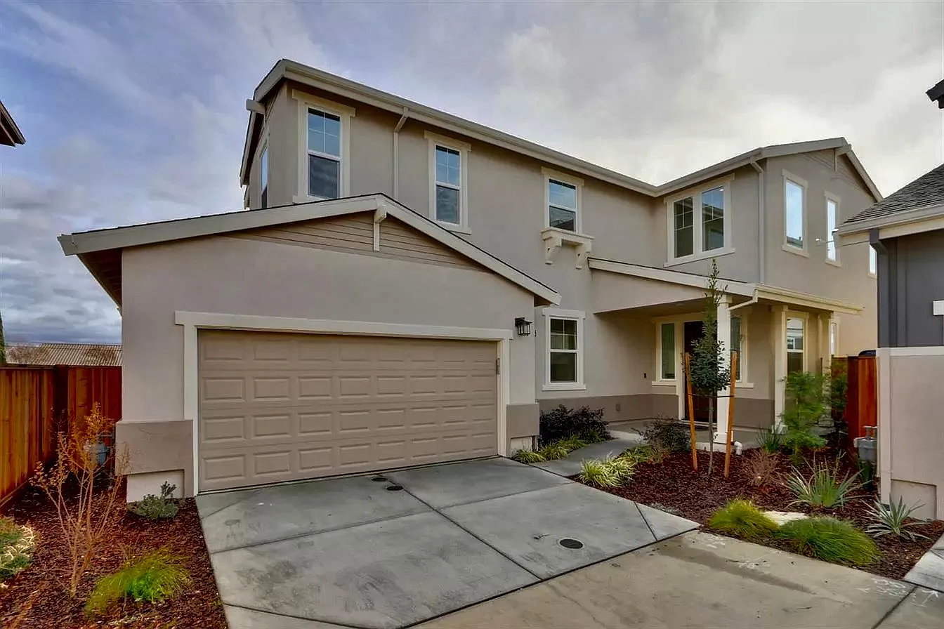 2306 Aerostar Way photo 1