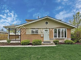 8740 Cranbrook Ln, Bridgeview, IL 60455