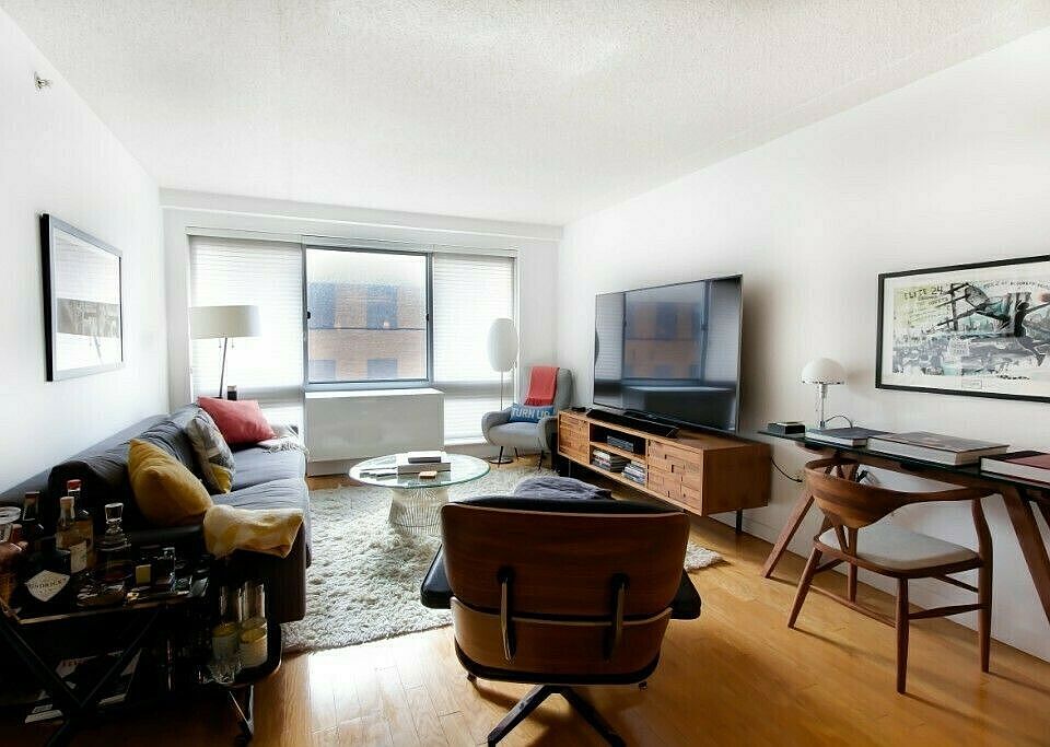 1st image of 555 W 23rd St APT N8h