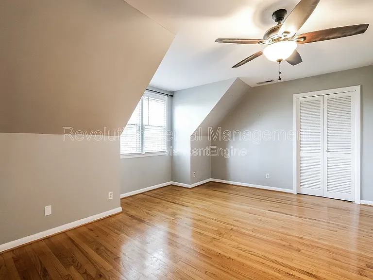 3288 Regalwoods Dr — Photo 10