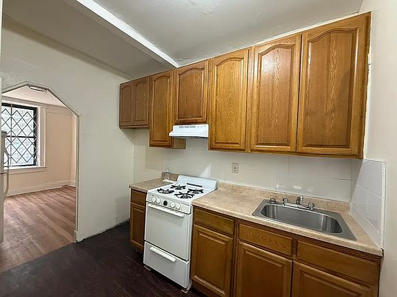 2nd image of 16625 89th Ave #1
