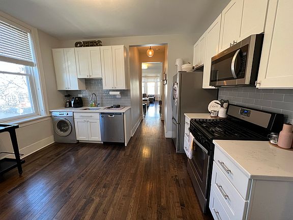 2nd image of 1325 W Wrightwood Ave APT 2F