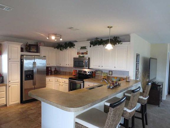 4th image of 116 E Harbor Dr