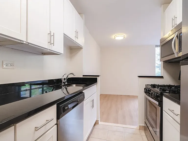 750 Columbus Ave #2F — Photo 15