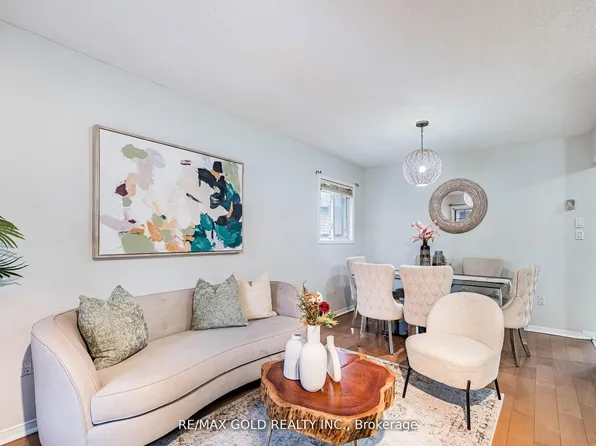 33 Fiddleneck Cres, Brampton, ON L6R 1R2