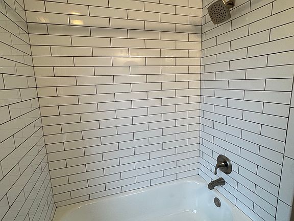 3rd image of 2280 Indianola Ave